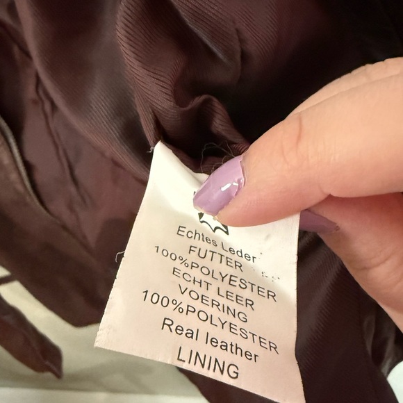 Danier Burgundy Leather Moto Jacket with Stand-Up Collar - Picture 6 of 7